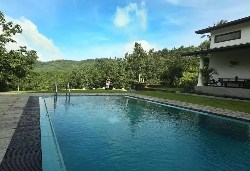 Hotelli Leaf Watagala