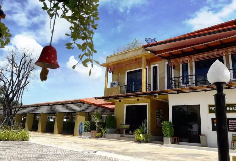 Hotelli Oasis Resort