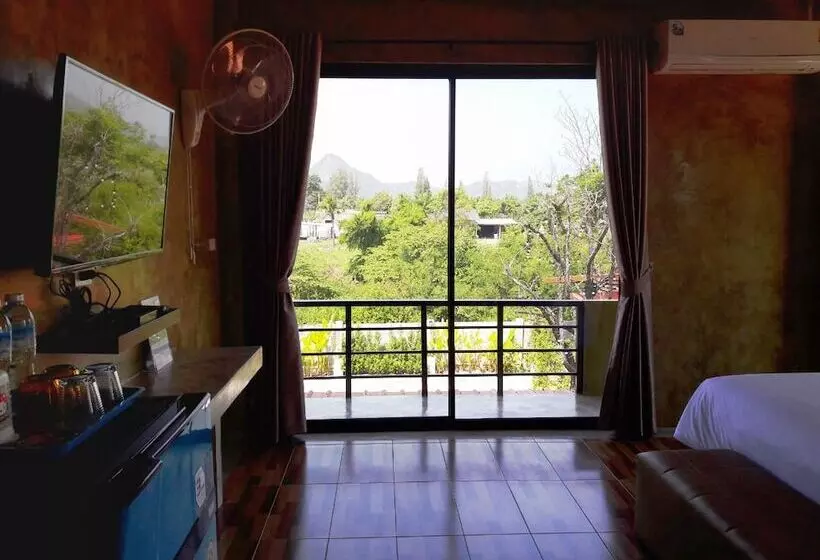 Hotelli Oasis Resort