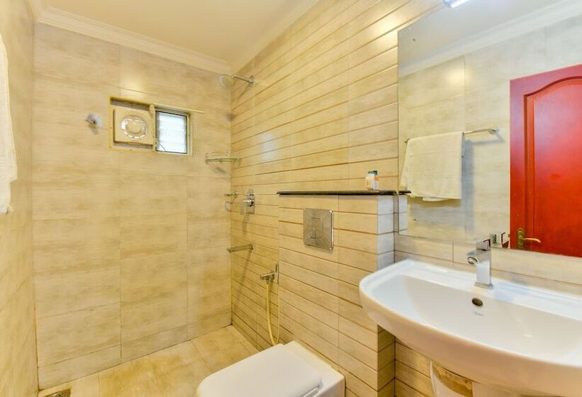 فندق Puthens Capitol Inn, Ernakulam By Oyo