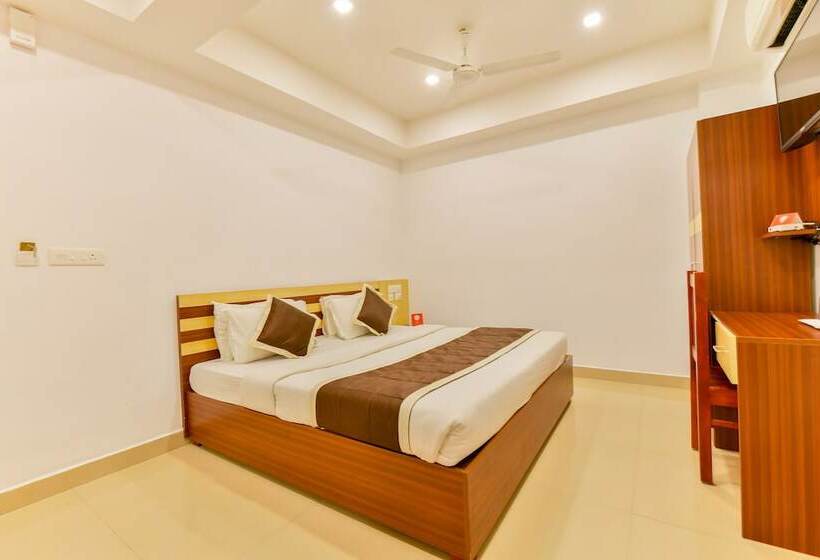 فندق Puthens Capitol Inn, Ernakulam By Oyo