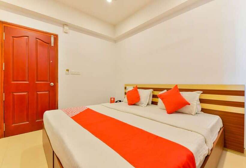 فندق Puthens Capitol Inn, Ernakulam By Oyo