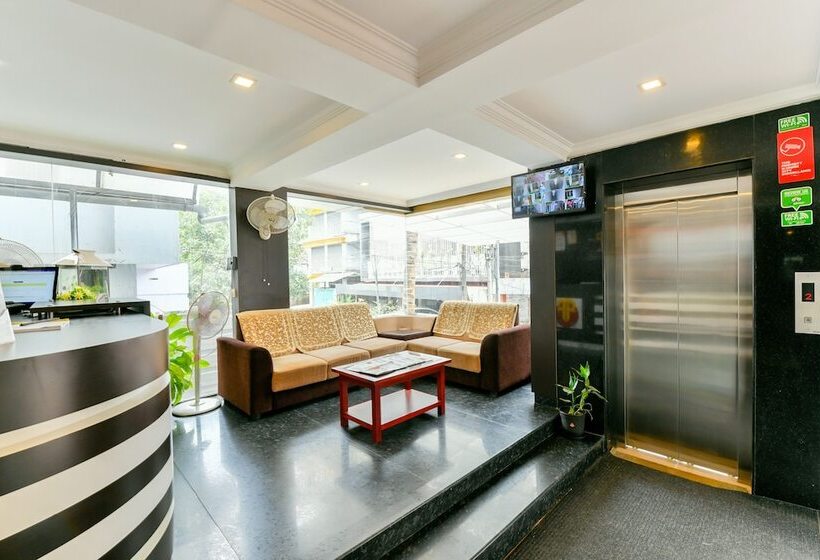 فندق Puthens Capitol Inn, Ernakulam By Oyo