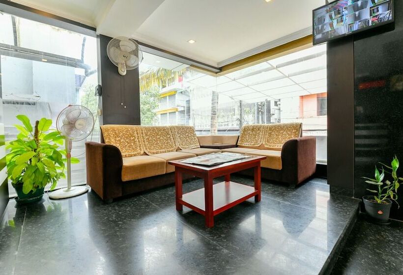 فندق Puthens Capitol Inn, Ernakulam By Oyo