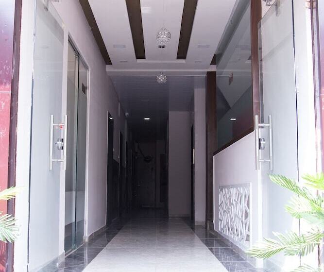 酒店 Shree Palace & Restaurant