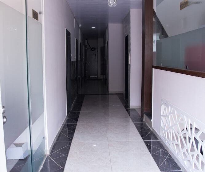 酒店 Shree Palace & Restaurant