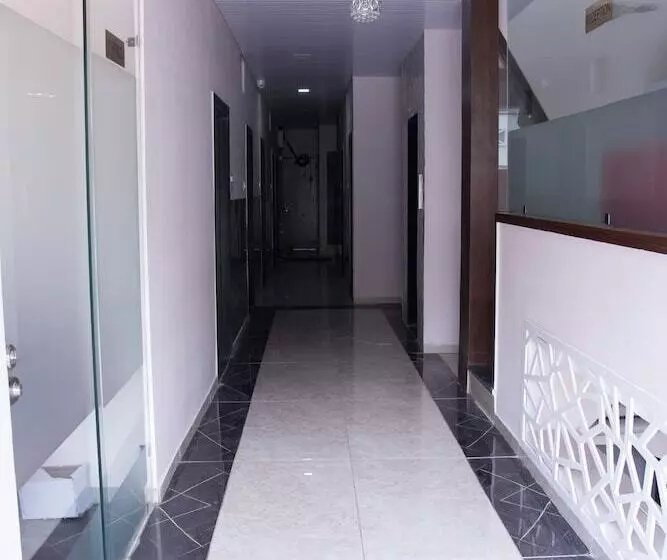 Hotelli Shree Palace & Restaurant