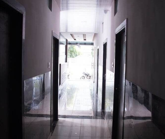 酒店 Shree Palace & Restaurant