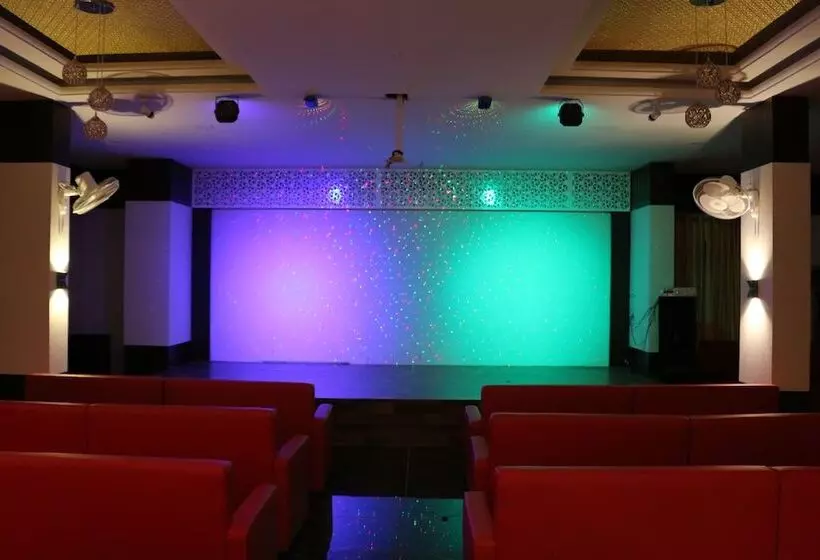 Hotelli Shree Palace & Restaurant