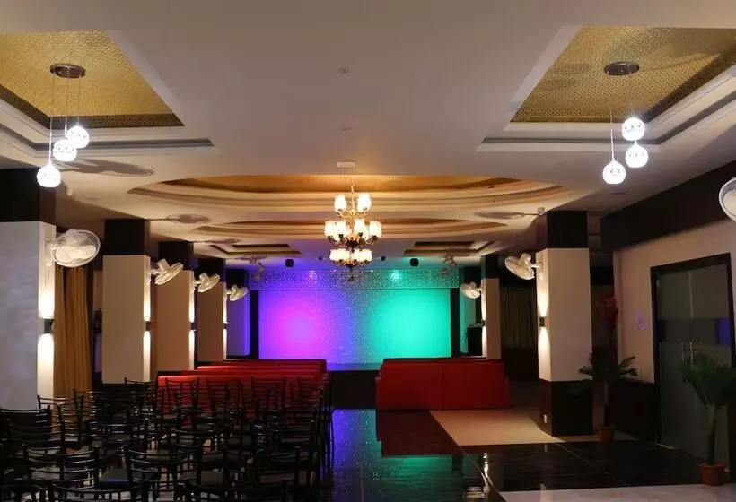 Hotelli Shree Palace & Restaurant