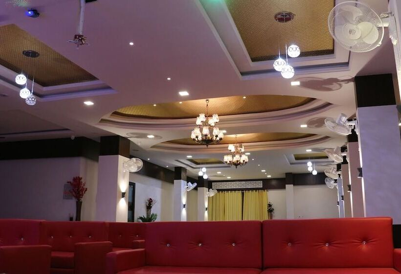 酒店 Shree Palace & Restaurant