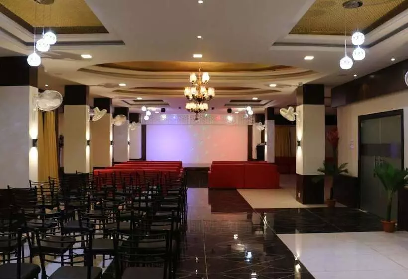 Hotelli Shree Palace & Restaurant