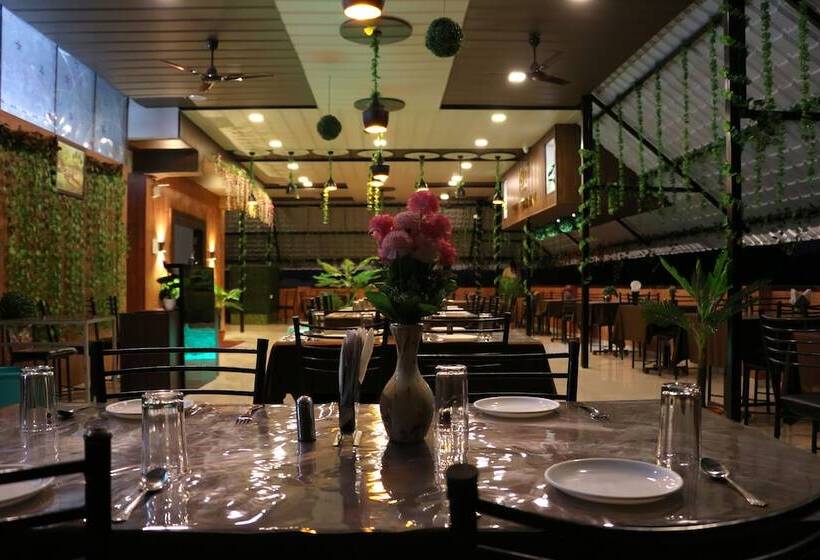 酒店 Shree Palace & Restaurant