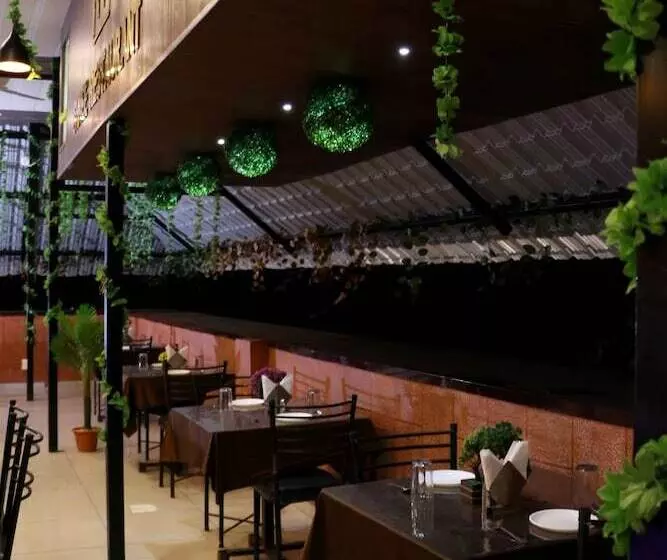 Hotelli Shree Palace & Restaurant