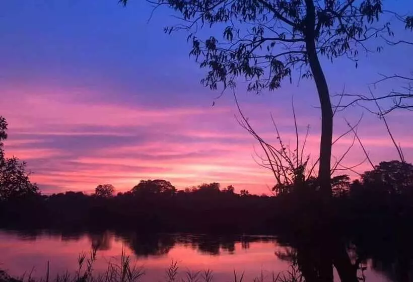 ホテル The Antique Riverside Resort