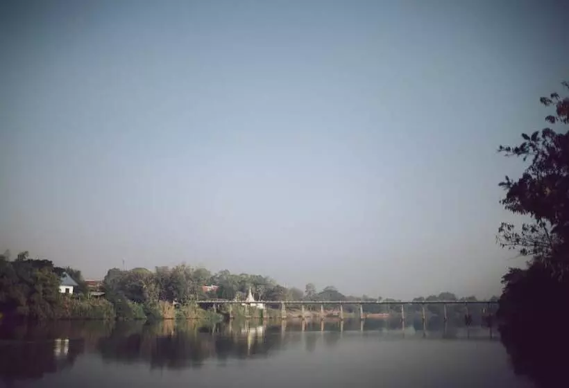 ホテル The Antique Riverside Resort