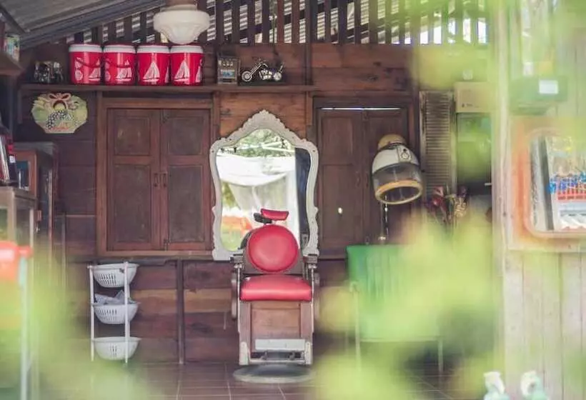 ホテル The Antique Riverside Resort