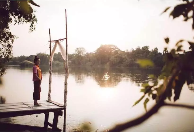 ホテル The Antique Riverside Resort