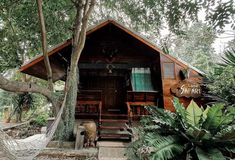 ホテル The Antique Riverside Resort