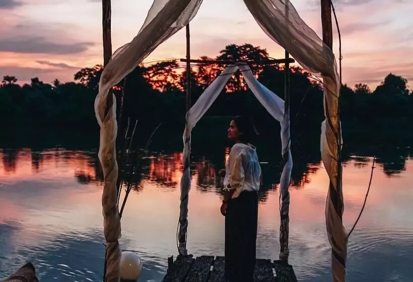 ホテル The Antique Riverside Resort