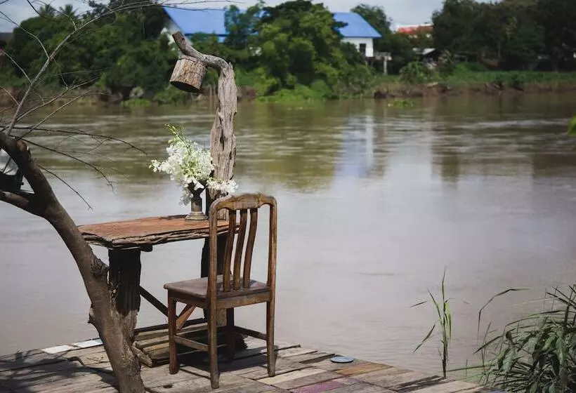 ホテル The Antique Riverside Resort