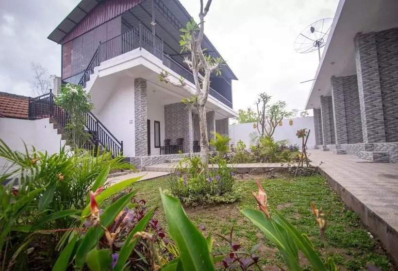 Majatalo Puri Ratu Nusa Penida