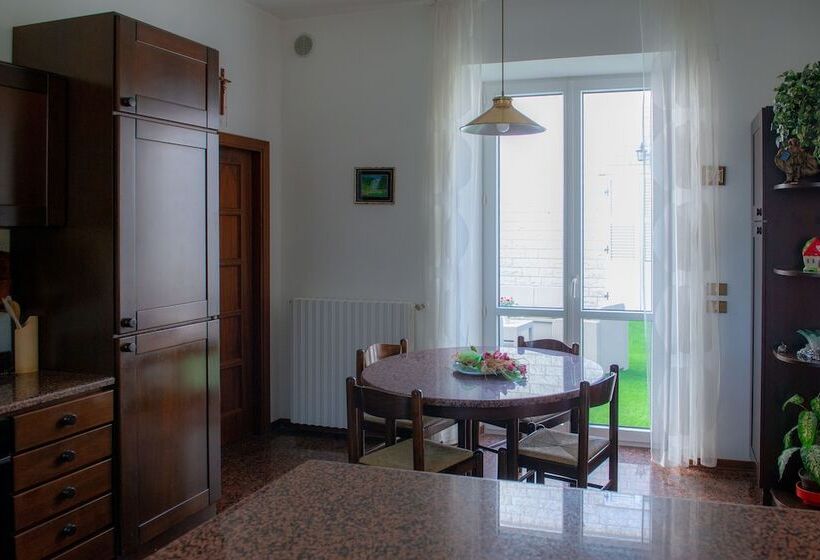 פנסיון Villa Rosa