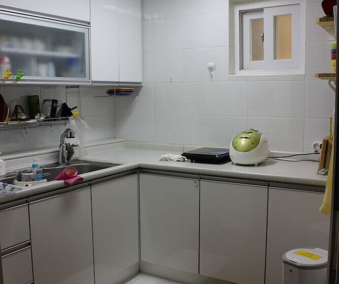 Story Road Guesthouse Hostel