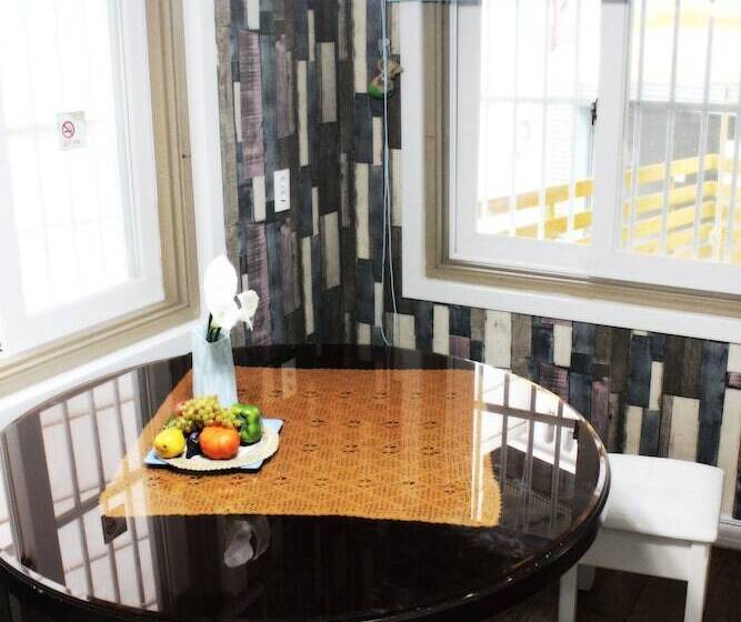 Story Road Guesthouse Hostel