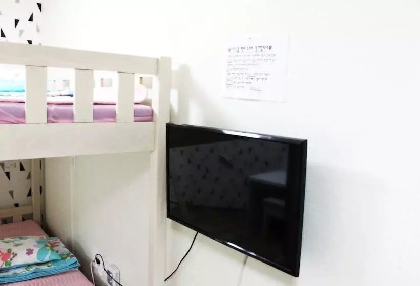 Story Road Guesthouse   Hostel