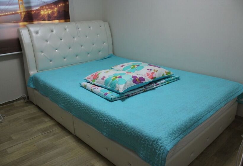 Story Road Guesthouse Hostel