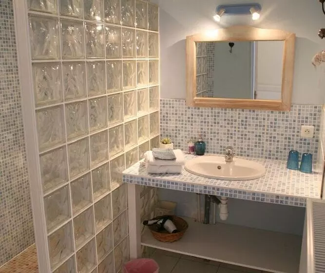 Aamiaismajoitus (B&B) La Ferme Des Buis