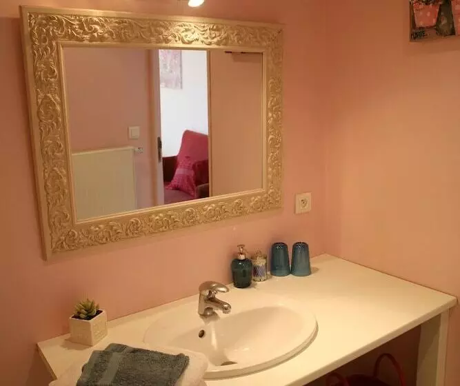 Aamiaismajoitus (B&B) La Ferme Des Buis