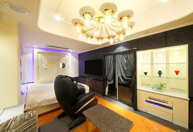 Hotelli Cherena   Adult Only