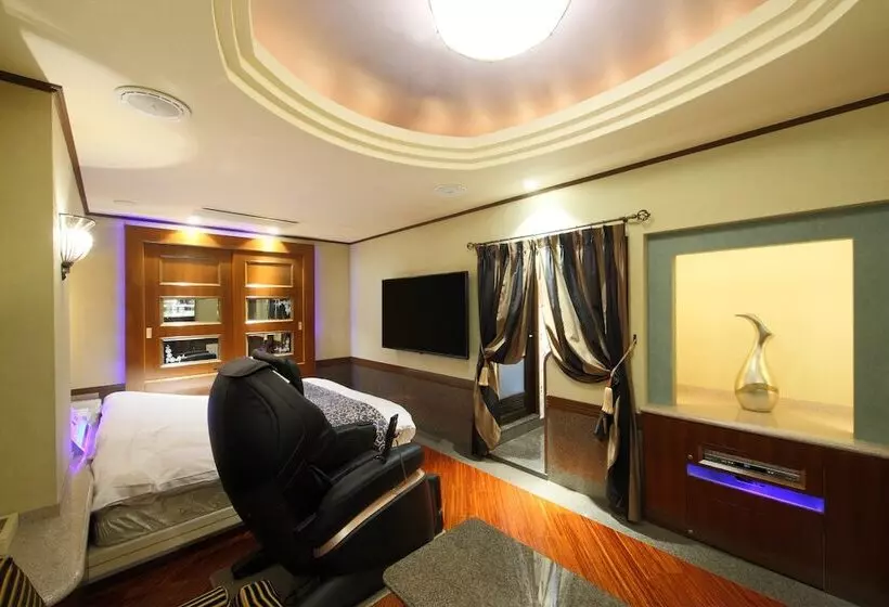 Hotelli Cherena   Adult Only