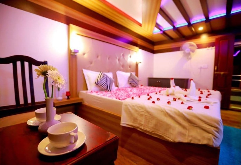 فندق Indiavacationz Houseboat