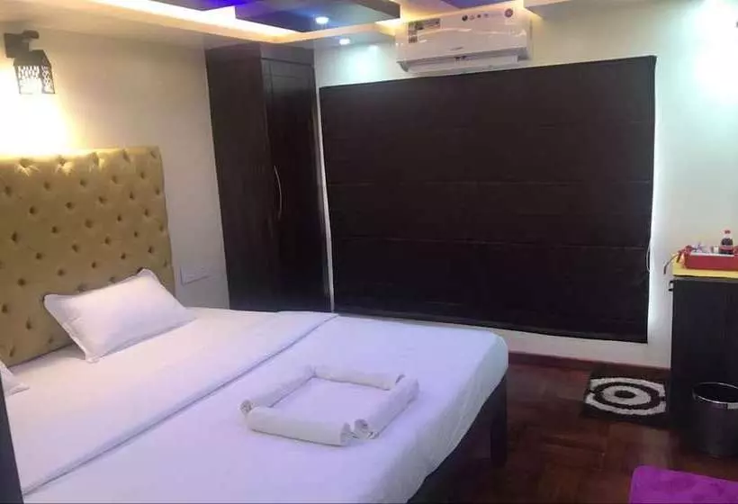 Hotelli Indiavacationz Houseboat