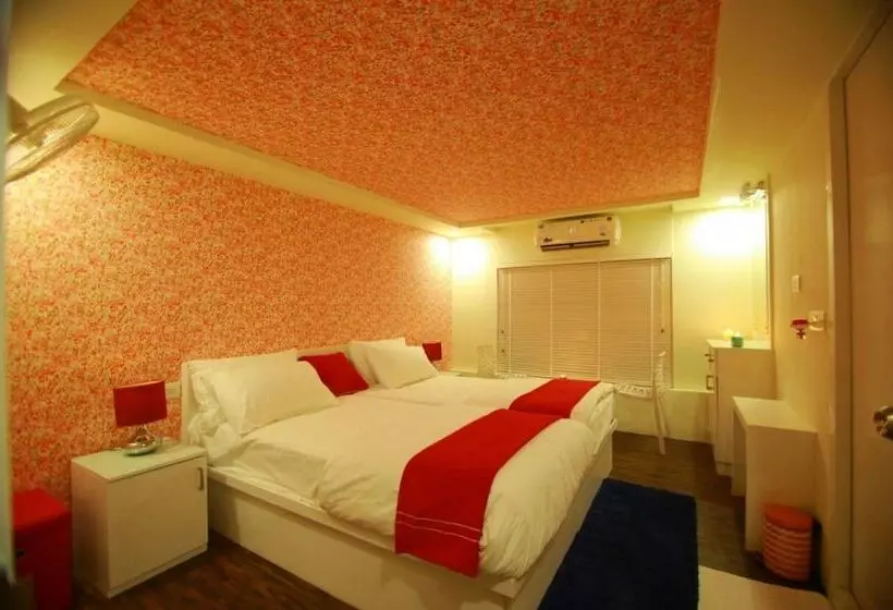 Hotelli Indiavacationz Houseboat