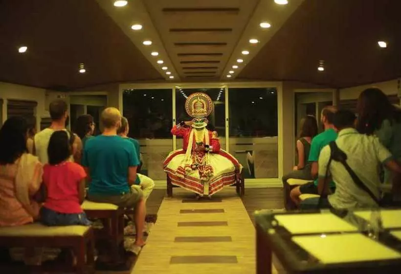 Hotelli Indiavacationz Houseboat