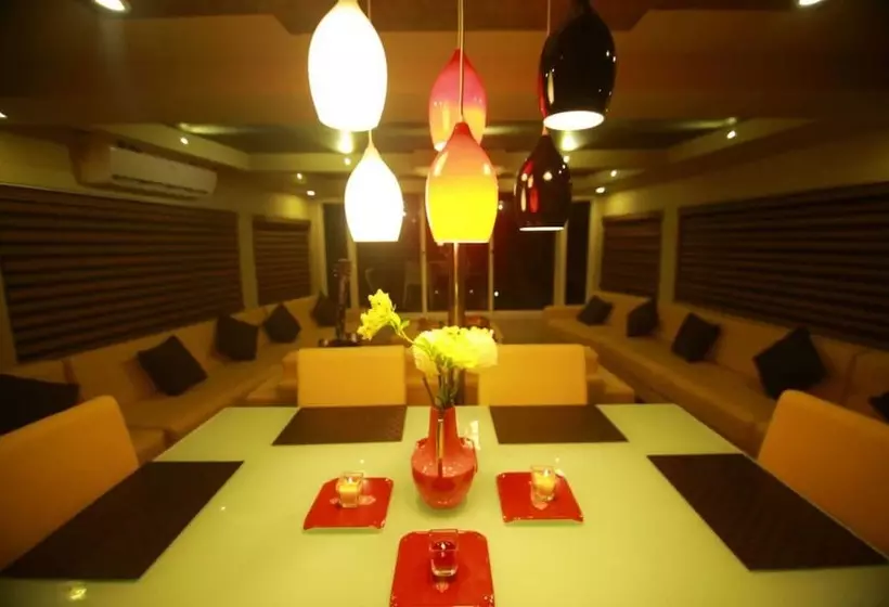 Hotelli Indiavacationz Houseboat