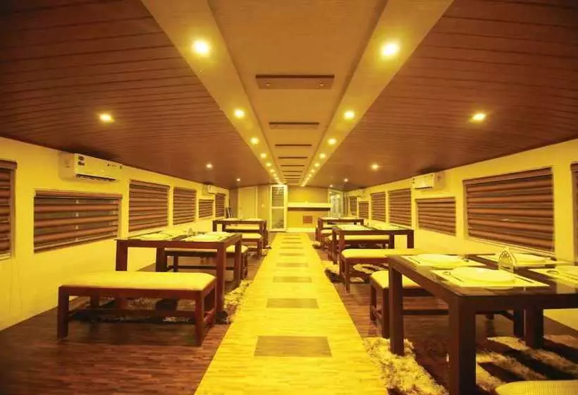 Hotelli Indiavacationz Houseboat