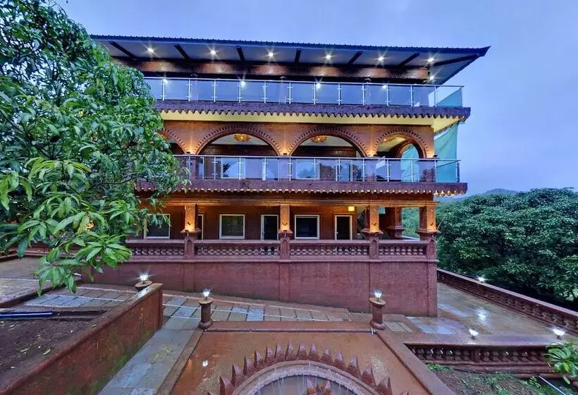 Hotelli Mango Tree Resort