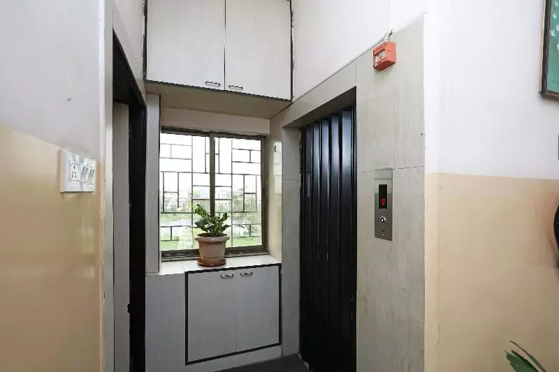 Hotelli Oyo 24149 Flagship Kamala Inn Vip Road