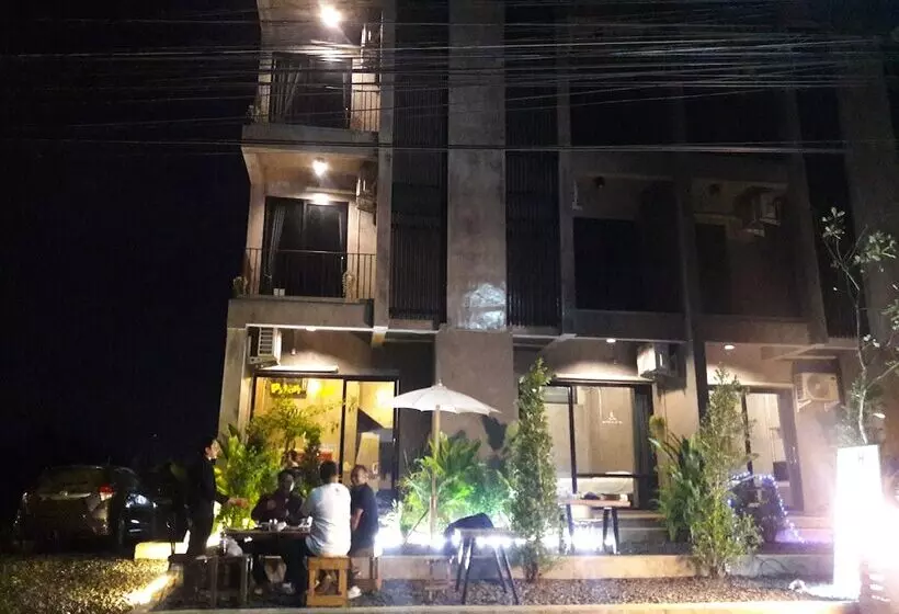 هتل P Loft Hostel