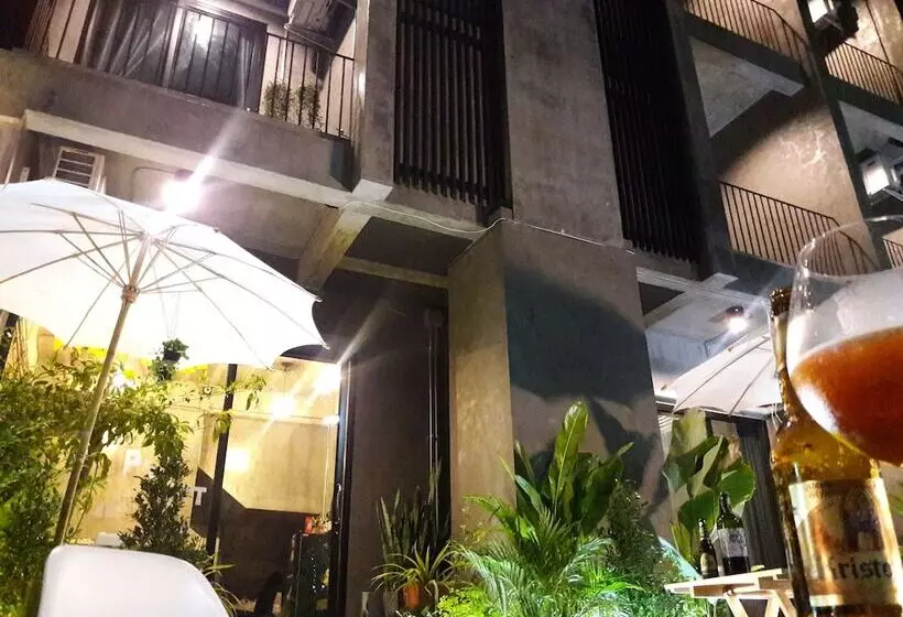 هتل P Loft Hostel