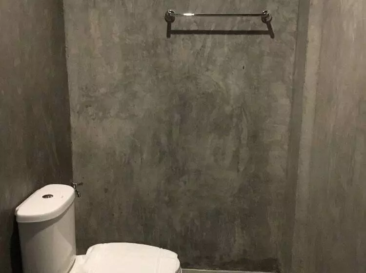 هتل P Loft Hostel