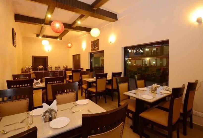 Hotel Raj Bilas Palace