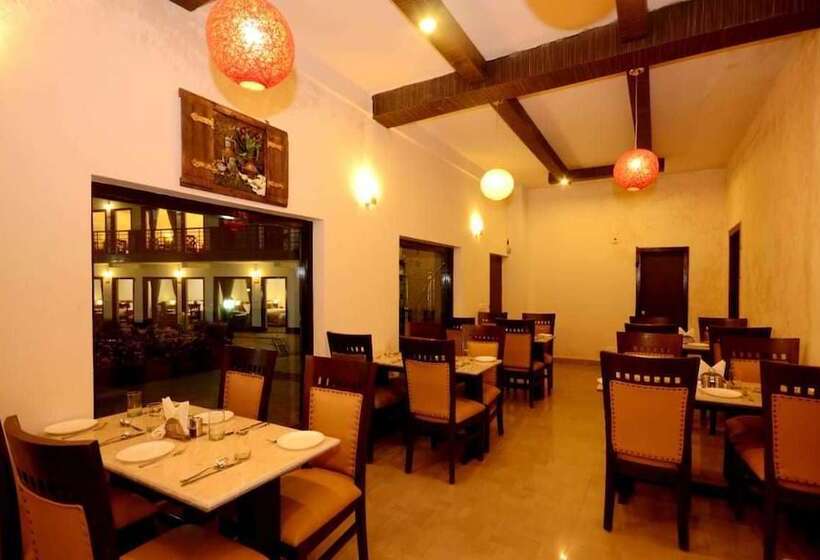 Hotel Raj Bilas Palace