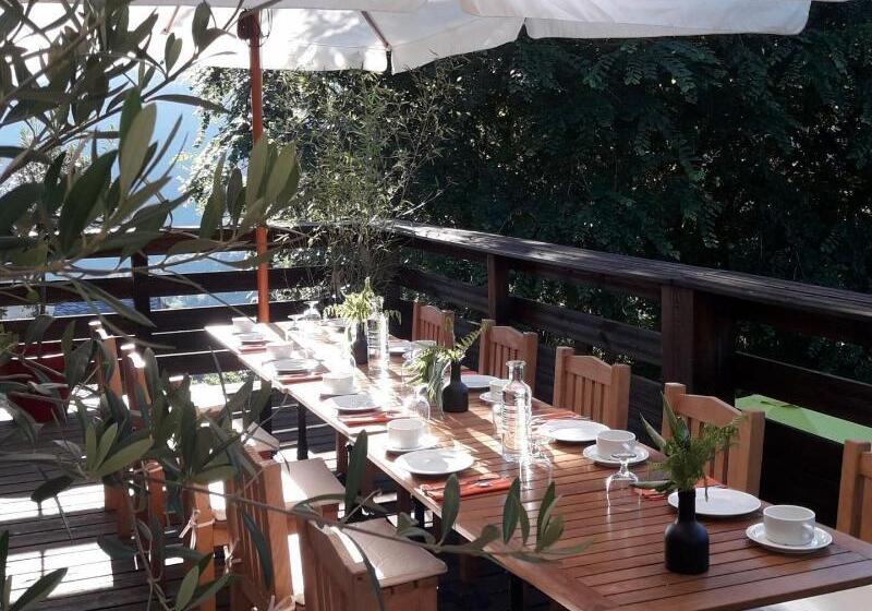 بنسيون Castellu D Orezza