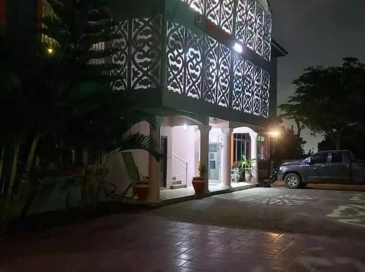 ペンション Dreamers Lodge